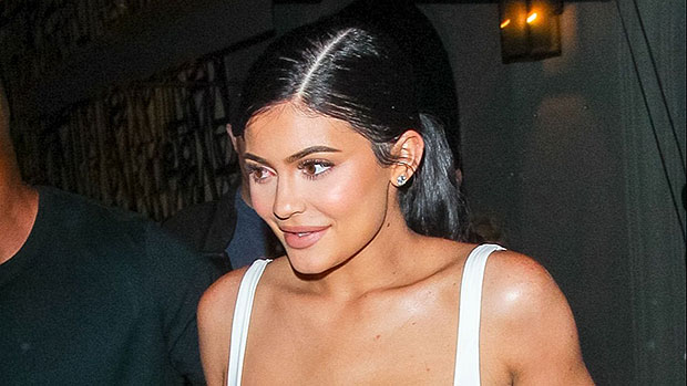 Kylie Jenner Rocks Sexy Crop Top spl ftr
