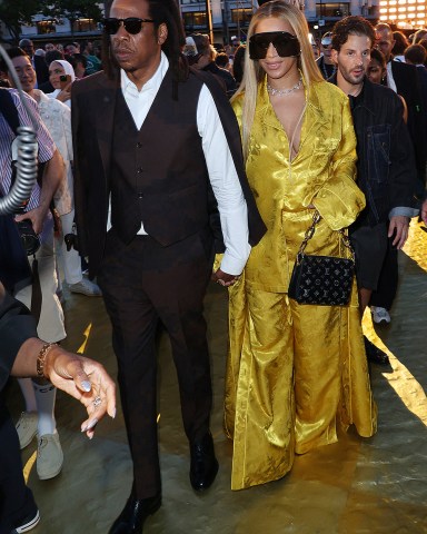 Jay-Z and Beyonce attend the Louis Vuitton Spring/Summer 2024 fashion show during the Paris Fashion Week menswear spring/summer 2024 on June 20, 2023 in Paris, France.
MFW - Louis Vuitton - Front Row - 20 Jun 2023