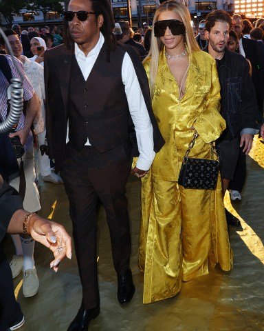 Beyonce Holds Hands With Jay-Z During Pharrell’s Louis Vuitton Show ...