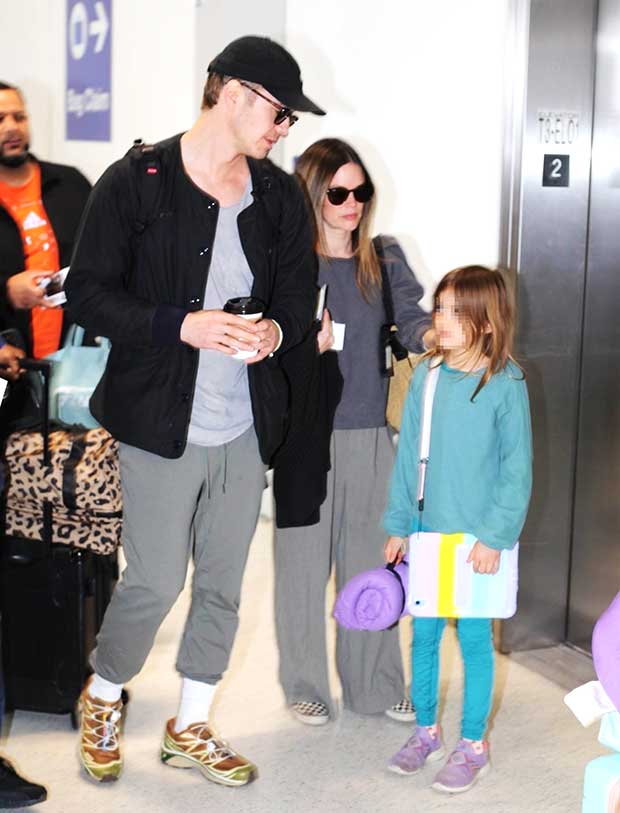 Rachel Bilson, ex Hayden Christensen et Briar Rose vues à LAX : Photos