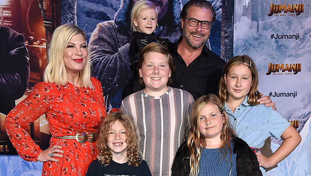 Tori Spelling & Dean McDermott Take Kids To Universal For Family Day With Her Brother Randy: Photo
