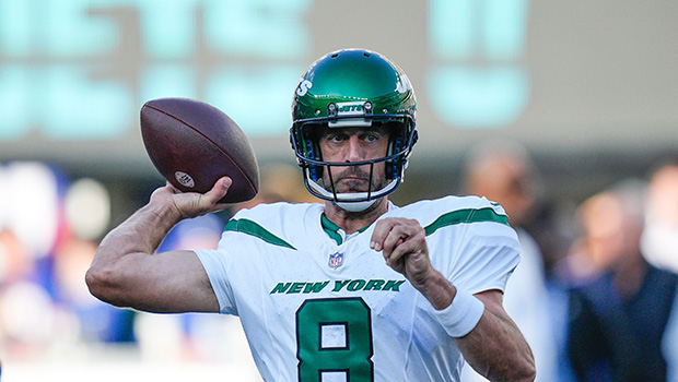 Aaron Rodgers celebrates birthday at Bucks game, sits by Mallory Edens