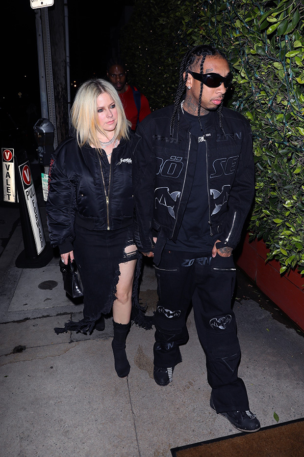 Avril Lavigne & Tyga Hold Hands On Dinner Date In LA Photos