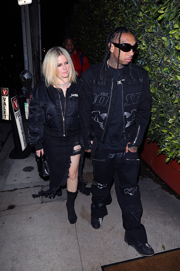 avril lavigne and tyga holding hands backgrid embed 3