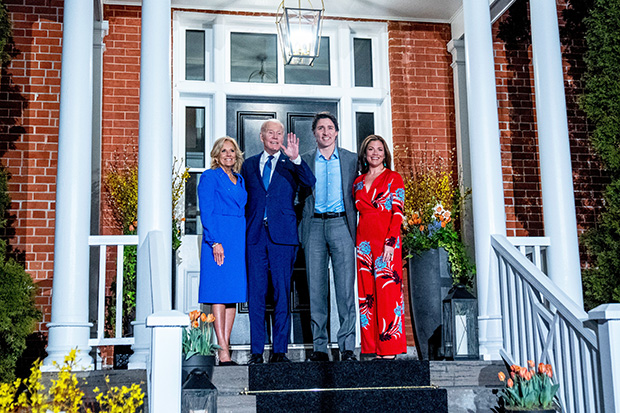 Beryl TV joe-biden-and-justin-trudeau-ss-embed Joe & Jill Biden & Justin & Sophie Trudeau Pose Before Canada Dinner – Hollywood Life Entertainment 