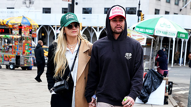 Kelsea Ballerini & Chase Stokes Hold Hands as They Walk Around NYC Before Her ‘SNL’ Show