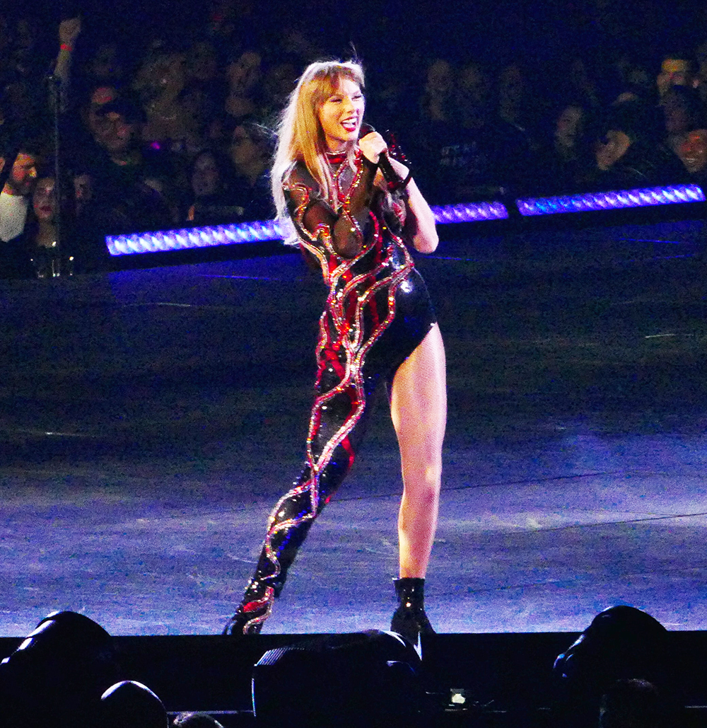 Taylor Swift's Eras Tour Looks: See All The Pics Of Her Best Outfits ...