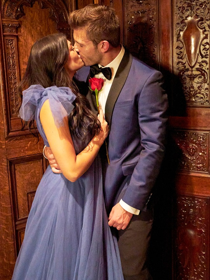 Zach Shallcross & Gabi Elnicki Kissing