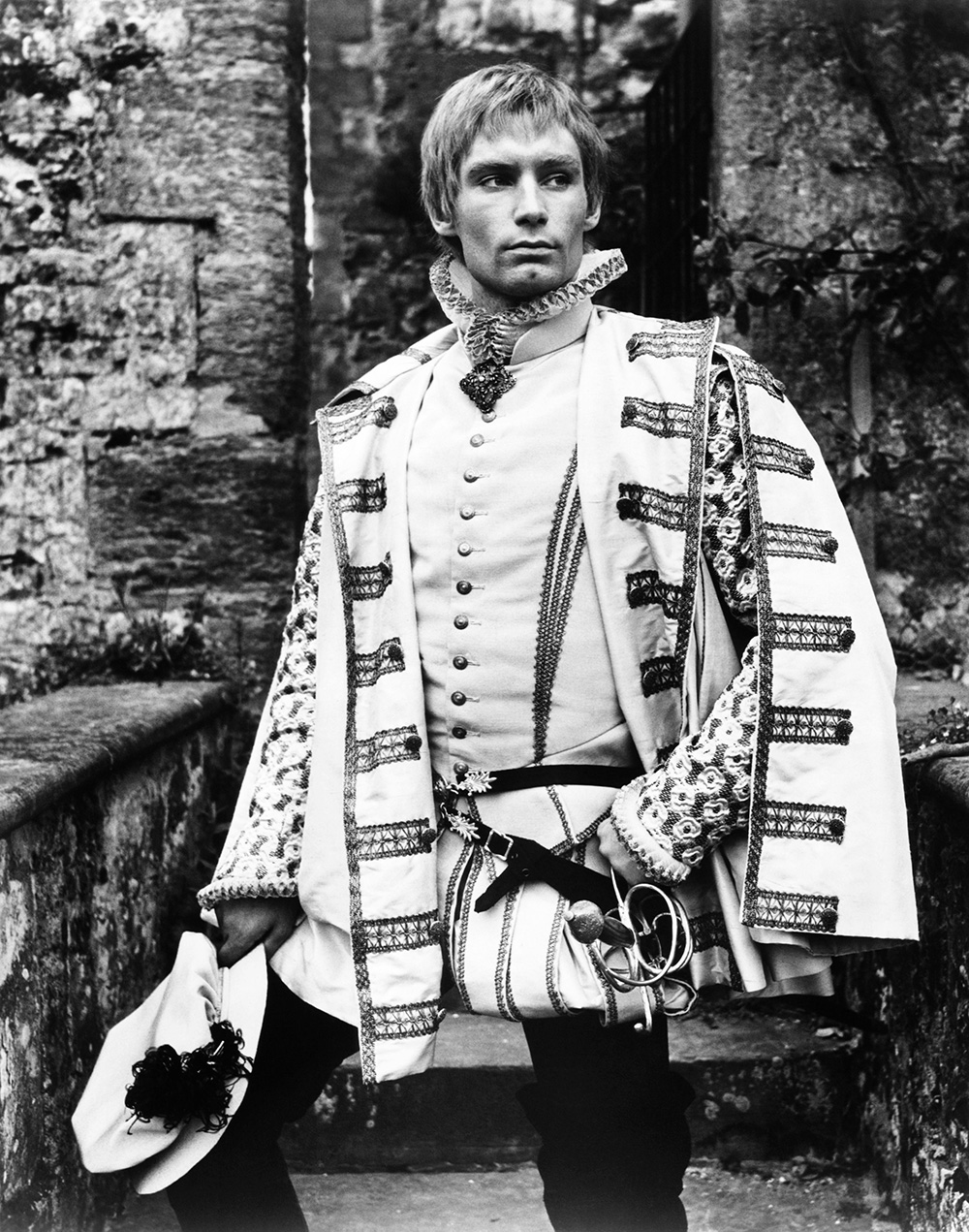 MARY, QUEEN OF SCOTS, Timothy Dalton, 1971