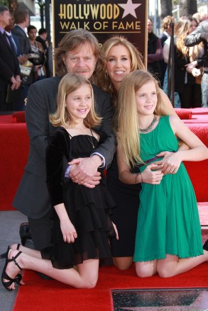 William H Macy e Felicity Huffman com as filhas Sophia e Georgia Felicity Huffman e William H Macy homenageados com estrela na Calçada da Fama de Hollywood, Los Angeles, América - 07 de março de 2012