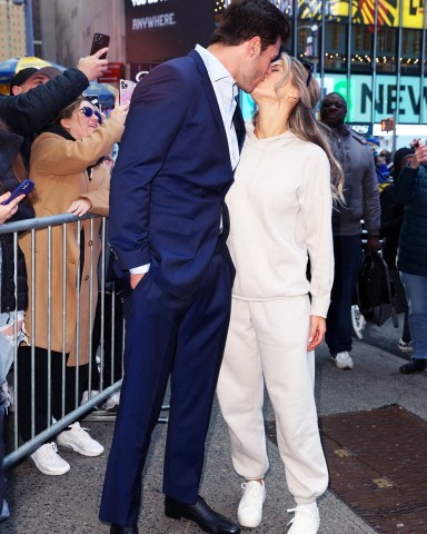 The Bachelor's Zach Shallcross seen kissing his new love at Good Morning America in New York City. 28 Mar 2023 Pictured: The Bachelor's Zach Shallcross seen kissing his new love at Good Morning America in New York City. Photo credit: Eric Kowalsky / MEGA TheMegaAgency.com +1 888 505 6342 (Mega Agency TagID: MEGA962471_004.jpg) [Photo via Mega Agency]
