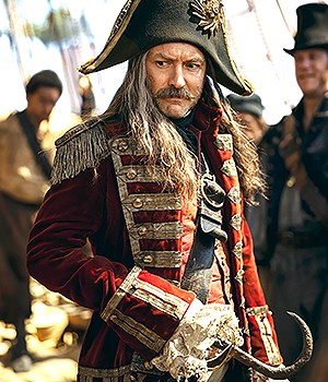 Jude Law Captain hook