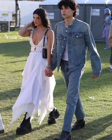 *EXCLUSIVE* Indio, CA  - Couple Landon Barker and Dixie D'Amelio arrive at the Coachella Music Festival in Indio to watch Blink 182.

Pictured: Landon Barker, Dixie D'Amelio

BACKGRID USA 14 APRIL 2023 

USA: +1 310 798 9111 / usasales@backgrid.com

UK: +44 208 344 2007 / uksales@backgrid.com

*UK Clients - Pictures Containing Children
Please Pixelate Face Prior To Publication*