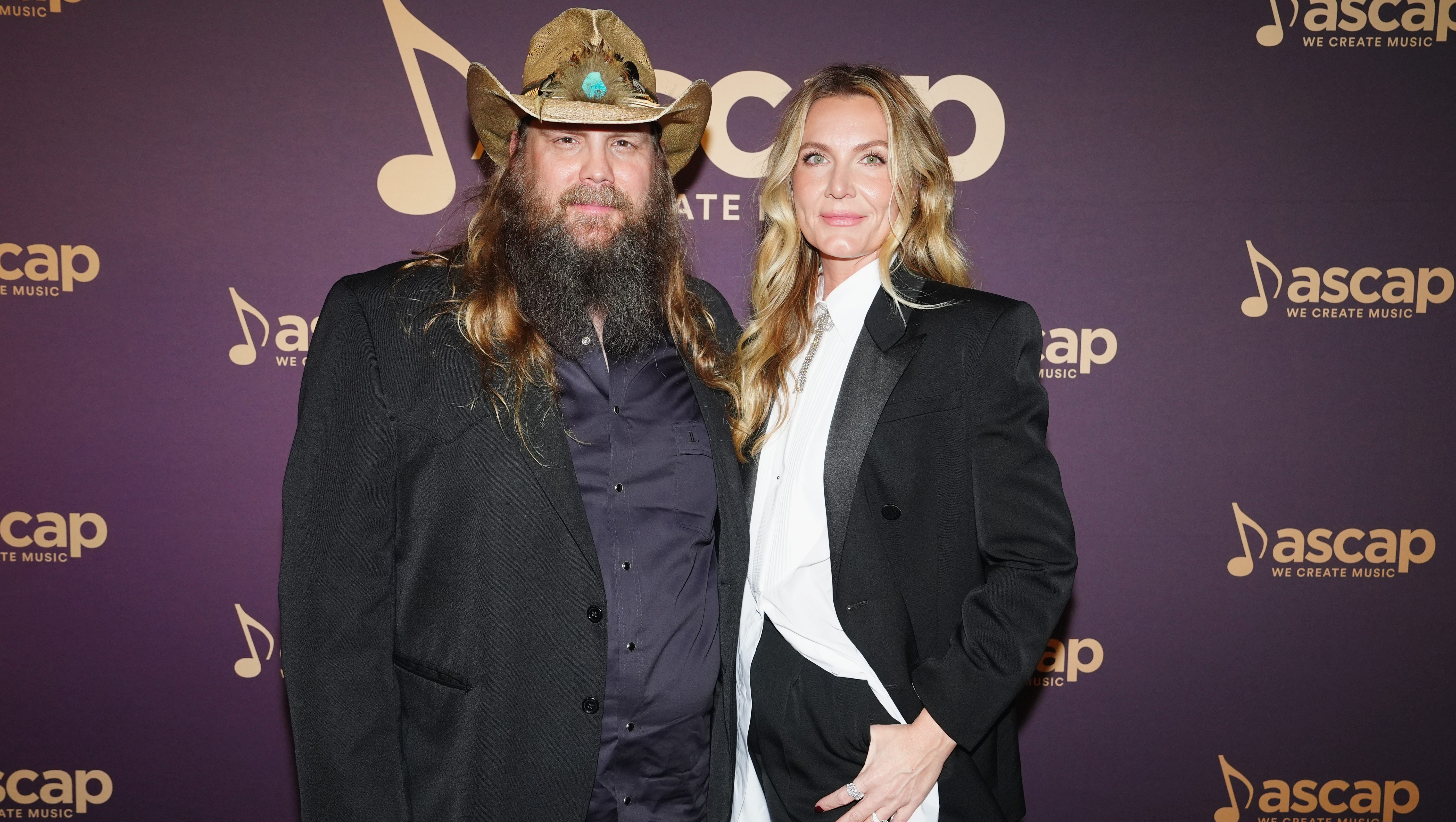 Chris Stapleton: See Photos Of the Country Crooner & His Family Chris Stapleton: See Photos Of the Country Crooner & His Family