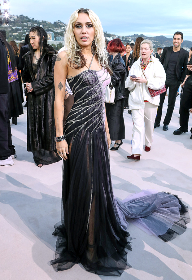 Miley Cyrus Debuts Brunette Hair in Versace at Fashion LA Awards 2023 –  Footwear News