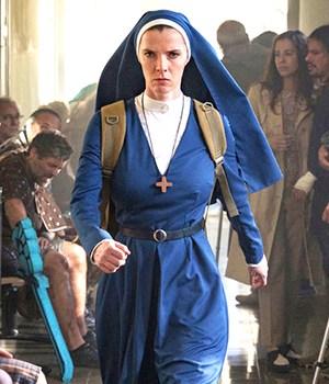 MRS. DAVIS -- "Beautiful Things That Come with Madness" Episode 104 -- Pictured: Betty Gilpin as Simone -- (Photo by: Sophie Kohler/PEACOCK)