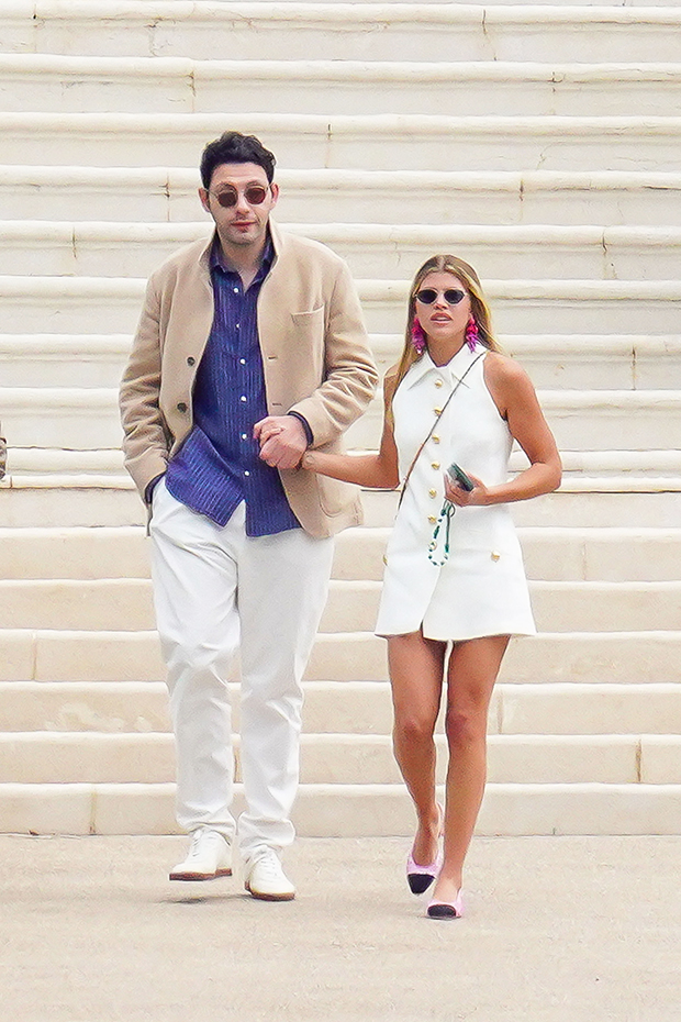 Sofia Richie Cuddles New Hubby Elliot Grainge On Honeymoon In Romantic