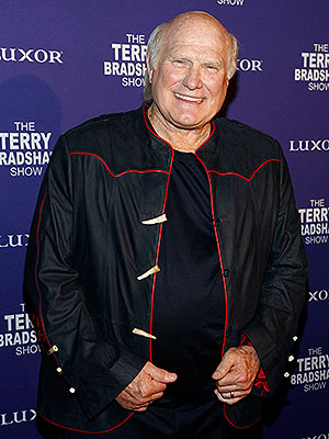 NFL legend Terry Bradshaw reveals cancer battles, working his way back to  100%