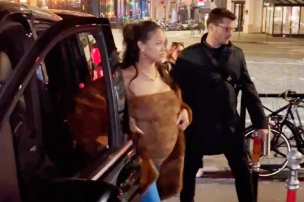 Paris, FRANCE  - *EXCLUSIVE*  - Pregnant Rihanna displays her baby bump exiting the Bulgari Hotel on her way to dinner with a friend at Cesar Restaurant in Paris, France, without ASAP Rocky.Pictured: RihannaBACKGRID USA 17 APRIL 2023 USA: +1 310 798 9111 / usasales@backgrid.comUK: +44 208 344 2007 / uksales@backgrid.com*UK Clients - Pictures Containing ChildrenPlease Pixelate Face Prior To Publication*