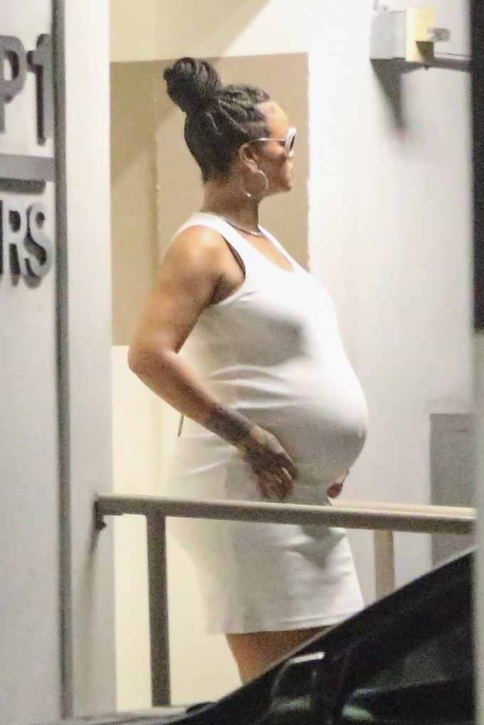 Rihanna's Maternity Outfits: How She Dressed Through Her Pregnancy –  Hollywood Life