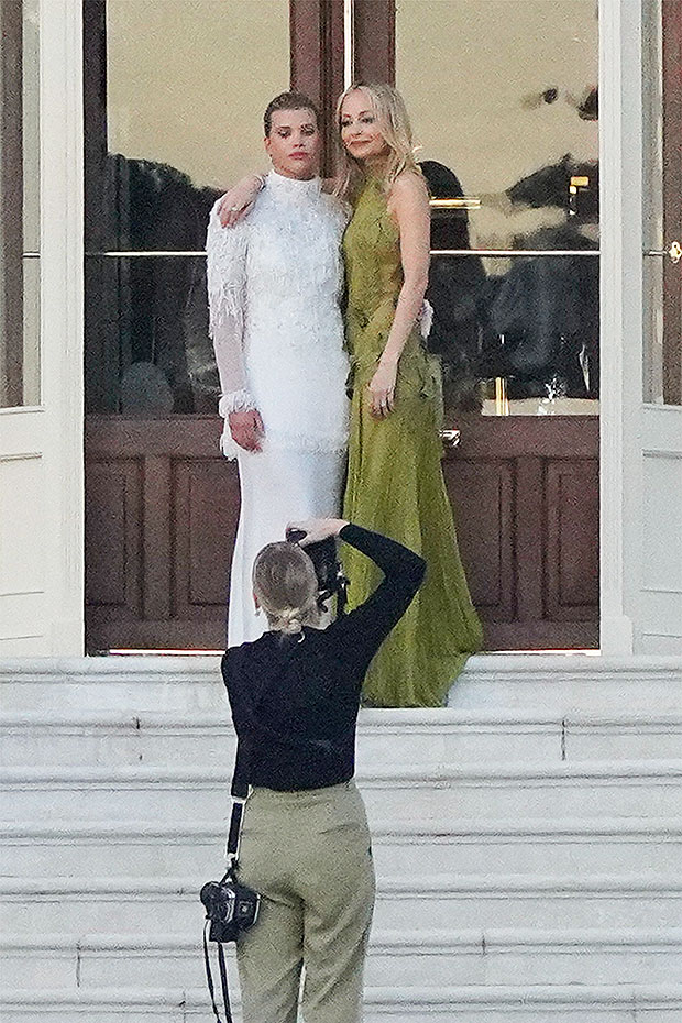 Beryl TV sofia-wedding-guests-mega-embed Celebs Attend Sofia Richie’s Wedding: Pics – Hollywood Life Entertainment 