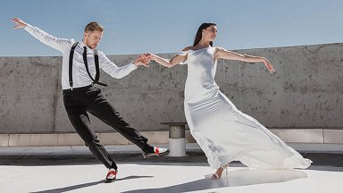 Derek Hough ve Hayley Erbert Düğünden Önce Gelin Kıyafetiyle Dans Ediyor - Hollywood Life