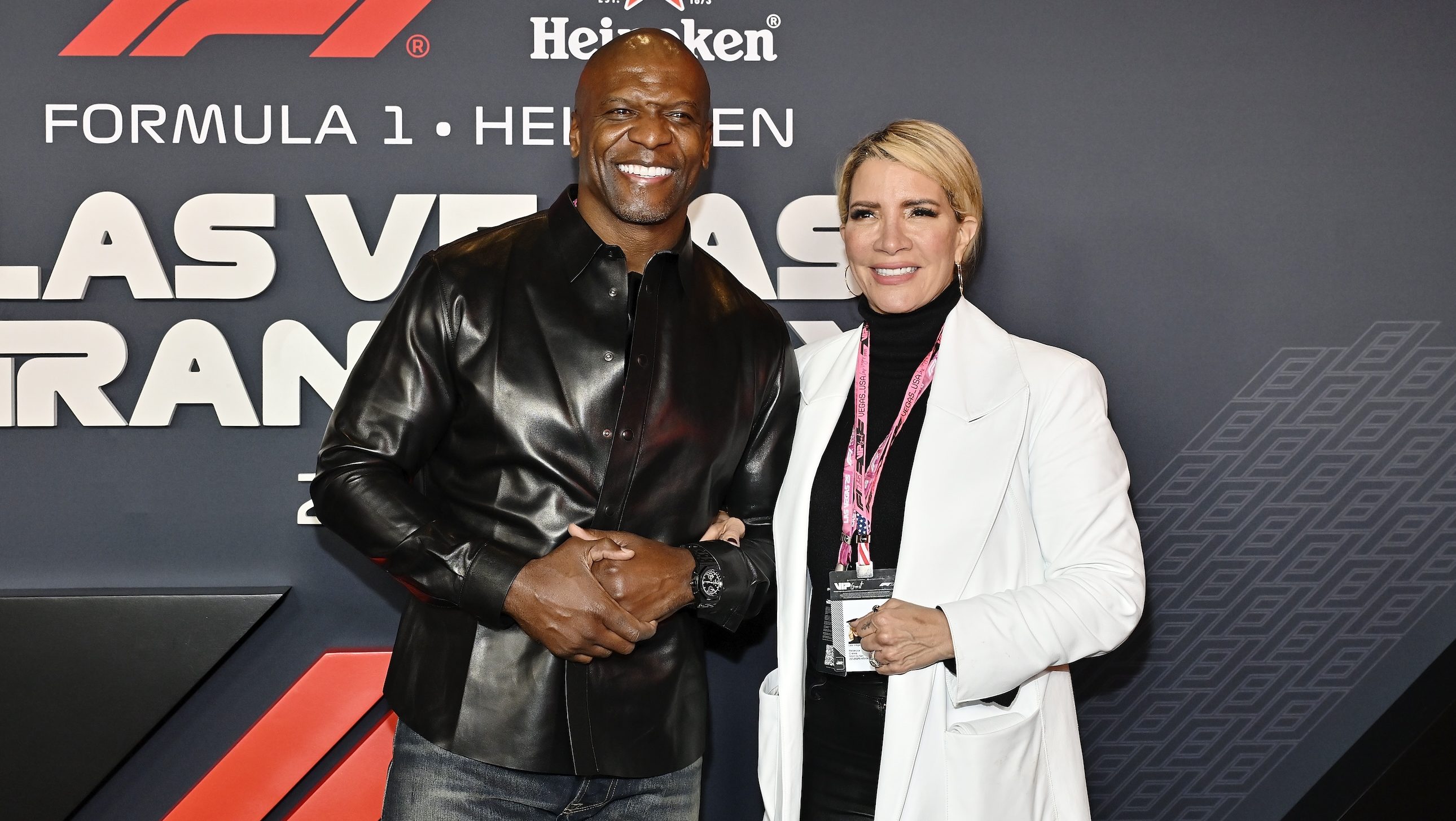 Leer meer over hun huwelijk – Hollywood-leven