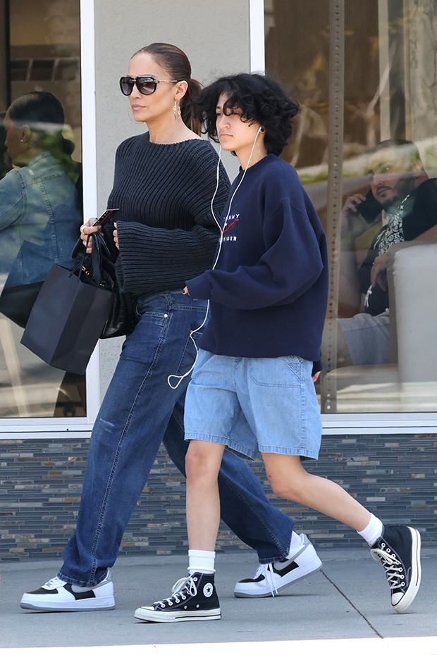 Jennifer Lopez & Emme Go Shopping In Beverly Hills: Photos – Hollywood Life