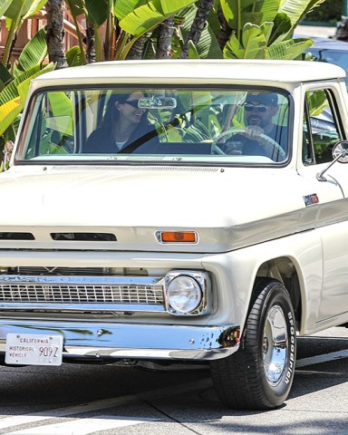 Beverly Hills, CA  - Kendall Jenner and Bad Bunny enjoyed breakfast at the Beverly Hills Hotel and could not contain their happiness as the new couple enjoyed a ride in Kendall's classic pickup truck.Pictured: Kendall Jenner, Bad BunnyBACKGRID USA 22 JUNE 2023 USA: +1 310 798 9111 / usasales@backgrid.comUK: +44 208 344 2007 / uksales@backgrid.com*UK Clients - Pictures Containing ChildrenPlease Pixelate Face Prior To Publication*