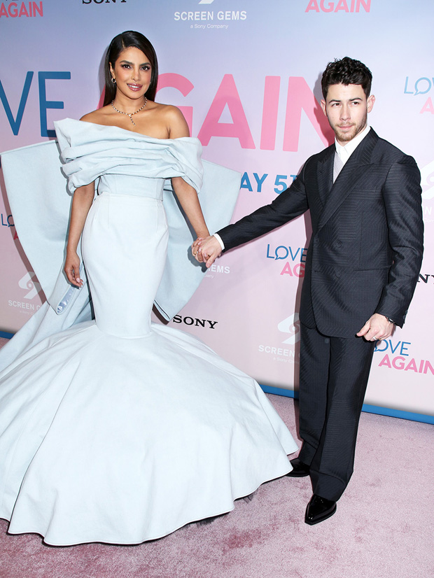 See Priyanka Chopra and Nick Jonas' High-Fashion Family Wedding Photo