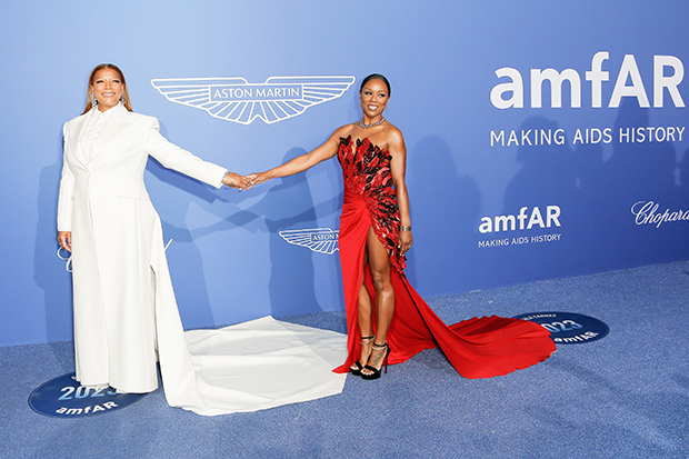 Queen Latifah Holds Hands Eboni amfAR SS embed 1