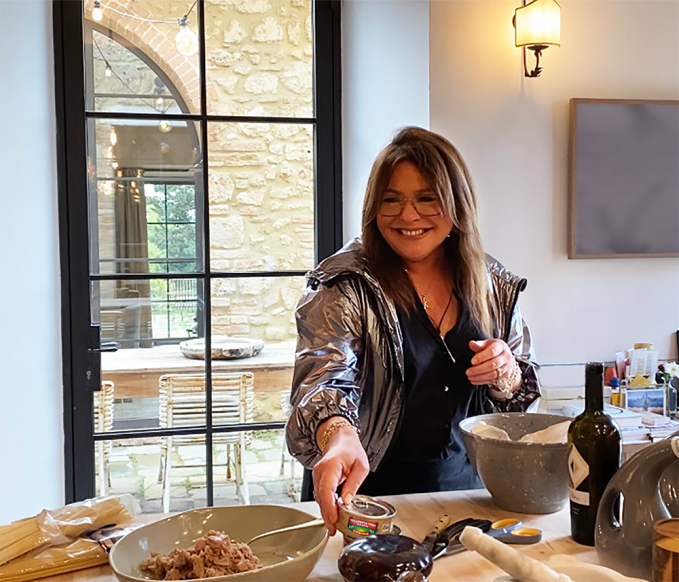 Chef & TV Personality Rachael Ray Preps Al Fresco Dinner in Tuscany