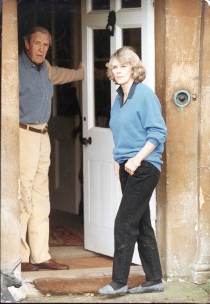 Camilla Parker Bowles (later Duchess Of Cornwall) With Her Father Major Bruce Shand (d. 6/06) Outside Her Wiltshire Home 1992.
Camilla Parker Bowles (later Duchess Of Cornwall) With Her Father Major Bruce Shand (d. 6/06) Outside Her Wiltshire Home 1992.
