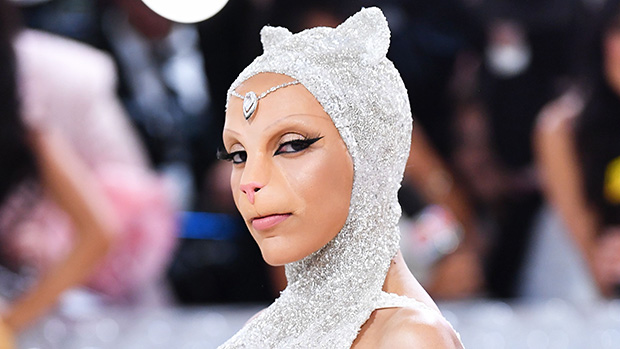 Doja Cat Meows Through Entire Met Gala Interview While Dressed ...