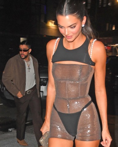New York, NY - Model Kendall Jenner leaves little to the imagination while heading to a private residence with her boyfriend Bad Bunny after the Met Gala in New York. Pictured: Bad Bunny, Kendall Jenner BACKGRID USA 1 MAY 2023 BYLINE MUST READ: JosiahW / BACKGRID USA: +1 310 798 9111 / usasales@backgrid.com UK: +44 208 344 2007 / uksales@backgrid.com *UK Clients - Pictures Containing Children Please Pixelate Face Prior To Publication*