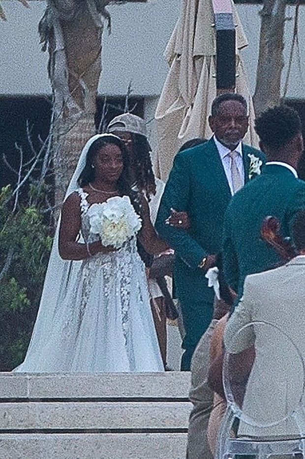 Simone Biles’ 2nd Wedding Dress In Cabo: Photos – Hollywood Life