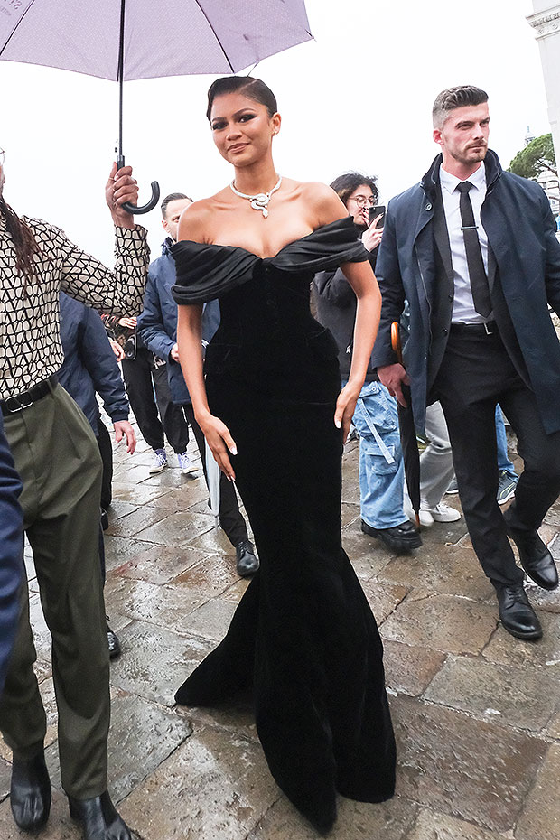 Priyanka Chopra, Anne Hathaway and Zendaya show off glamorous fashions in  Italy - Good Morning America