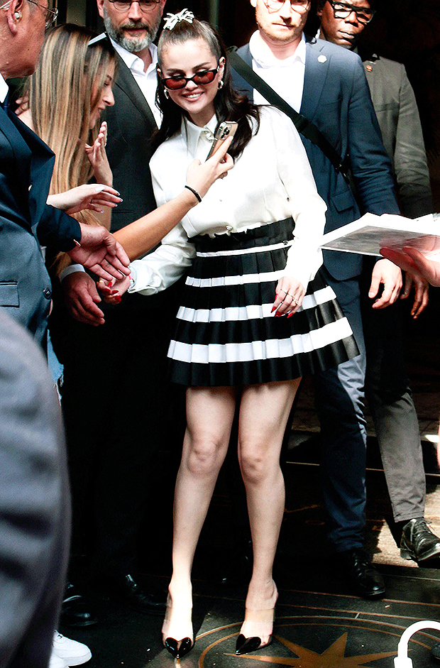 Selena Gomez's Striped Mini Skirt In Paris: Photos – Hollywood Life