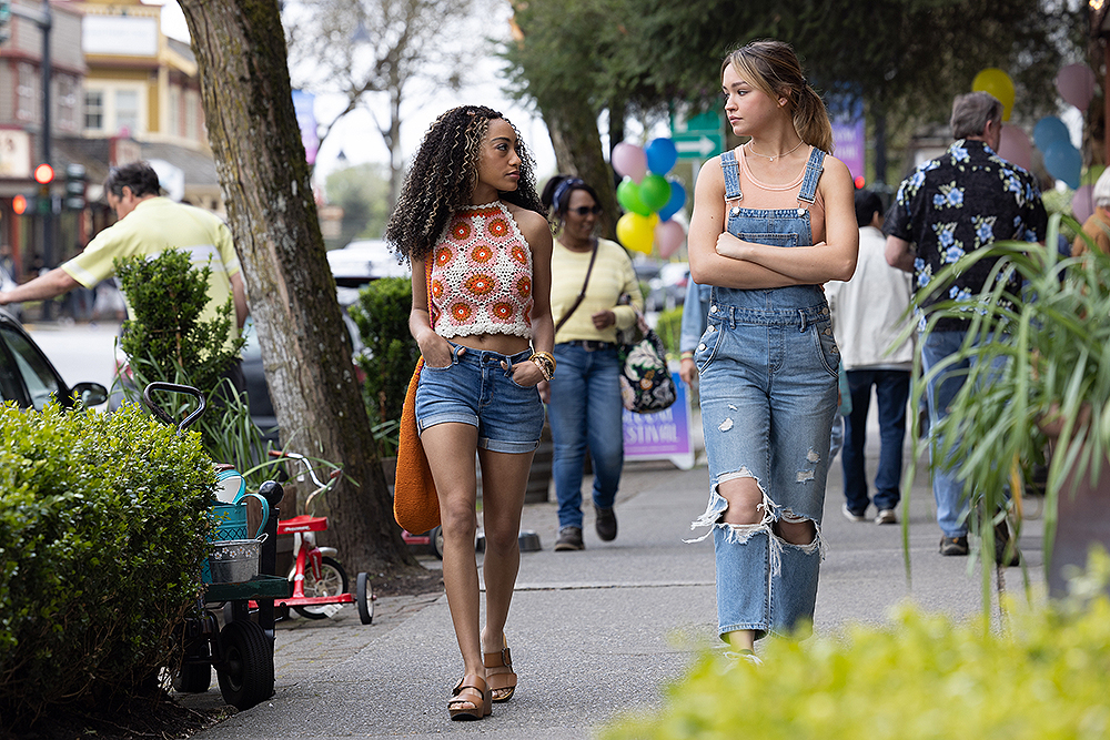 LEXI UNDERWOOD, SADIE STANLEY