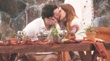 hailee steinfeld kissing josh allen dinner in mexico