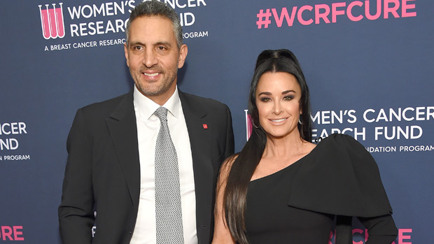 Kyle Richards reveals why she took off her wedding ring amid 'difficult time' with Mauricio