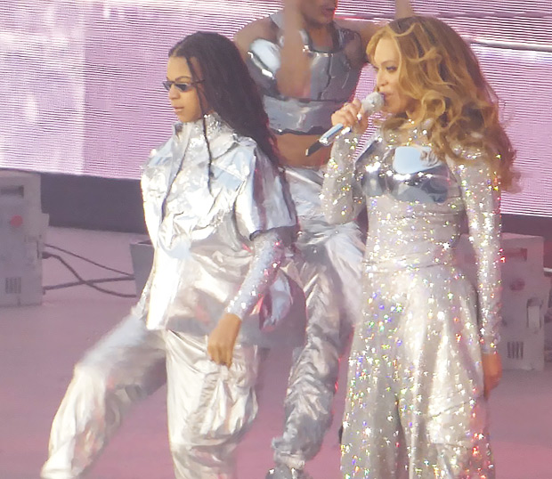 Beyonce Chants Daughter Blue Ivy’s Name With Fans At Her Concert ...