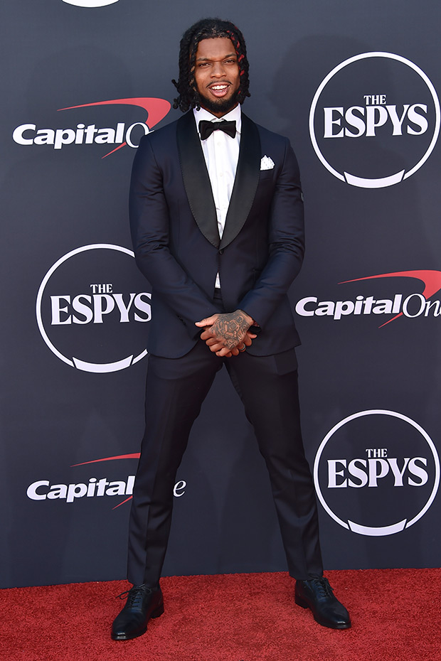 Damar Hamlin Cries At ESPYS While Honoring Buffalo Bills Trainers