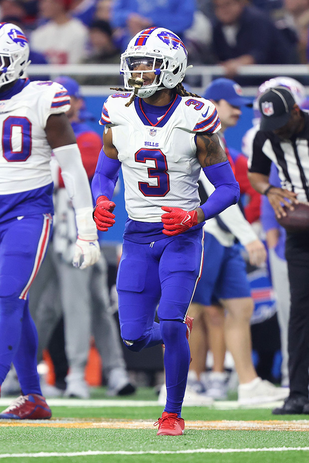 Damar Hamlin Sobs While Presenting ESPYs Award to Buffalo Bills