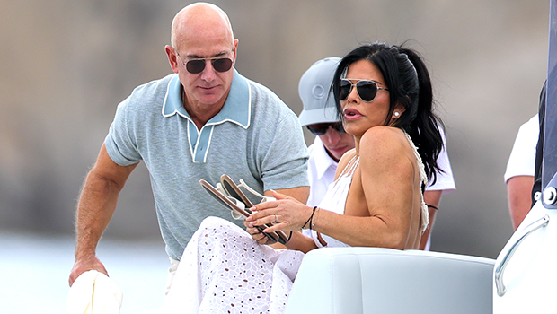 Jeff Bezos Seen Kissing Lauren Sanchez On Yacht In Italy: Photos ...