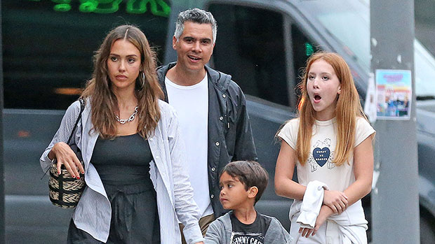 Jessica Alba & Cash Warren Go To Dinner With Kids Haven & Hayes – Hollywood Life