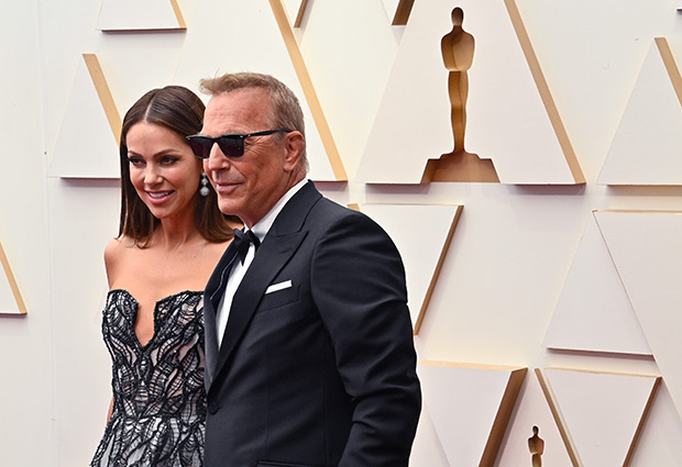 Kevin Costner's estranged wife goes to bank with $5,000 Prada