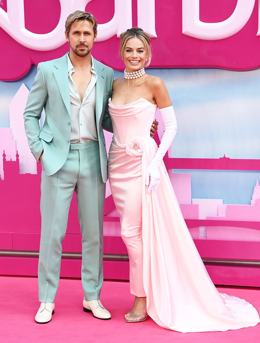 Margot Robbie Channels Barbie At London Premiere In Pink Dress Photos Hollywood Life