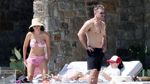 Matt Damon Shirtless With Bikini Clad Wife In Greece: Photos – Hollywood Life