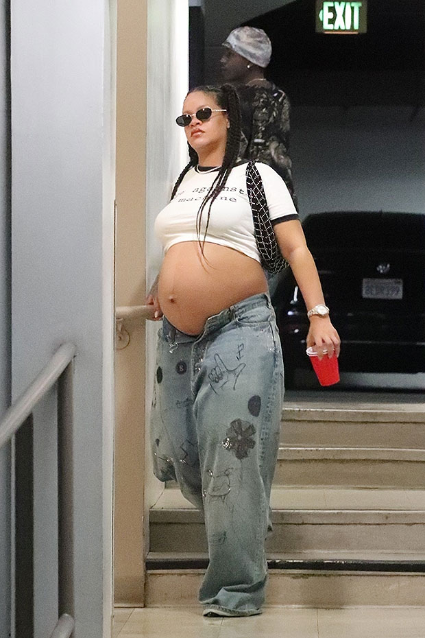 Pregnant Rihanna Bares Baby Bump In Crop Top, Unbuttoned Jeans Photo